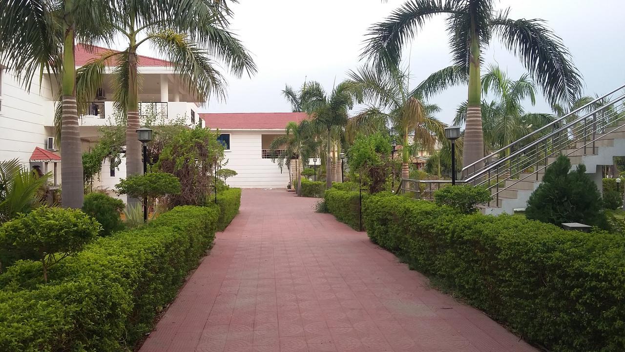 Swayam Resort Balangir ภายนอก รูปภาพ